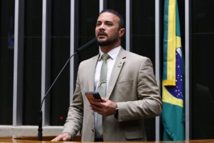 projeto-torna-crime-o-uso-de-animais-no-trafico-de-drogas