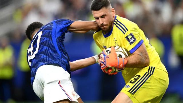 mbappe-explode-no-fim-do-jogo-e-atitude-contra-unai-simon-viraliza