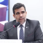 projeto-de-ayres-quer-cortar-beneficio-de-inscrito-no-cadunico-que-apostar-em-plataformas