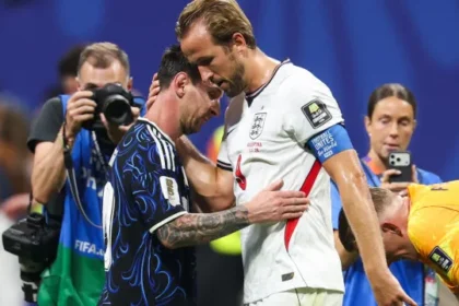 gesto-de-messi-com-kane-apos-a-semifinal-emociona-torcedores;-veja