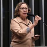 ccj-aprova-projeto-que-obriga-uso-de-hora-aula-no-calculo-da-jornada-de-professores
