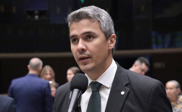 comissao-de-constituicao-e-justica-aprova-incentivo-para-contratacao-de-pessoas-com-deficiencia-alem-das-cotas