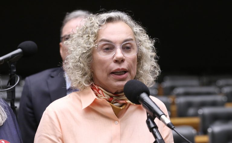 comissao-da-camara-aprova-projeto-que-declara-nulo-casamento-de-menores-de-16-anos-de-idade