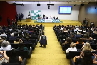 motta-defende-modernizacao-do-estado-na-posse-de-novos-servidores-da-camara