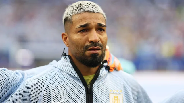 uruguaio-que-disputou-a-copa-e-expulso-pela-‘lei-vini-jr.’-no-mexico