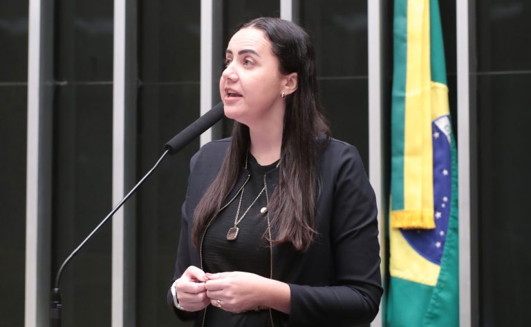 comissao-aprova-proposta-que-obriga-escolas-a-comunicar-suspeita-de-trabalho-infantil