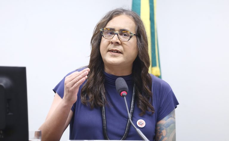 comissao-aprova-politica-nacional-para-ampliar-educacao-de-jovens-e-adultos