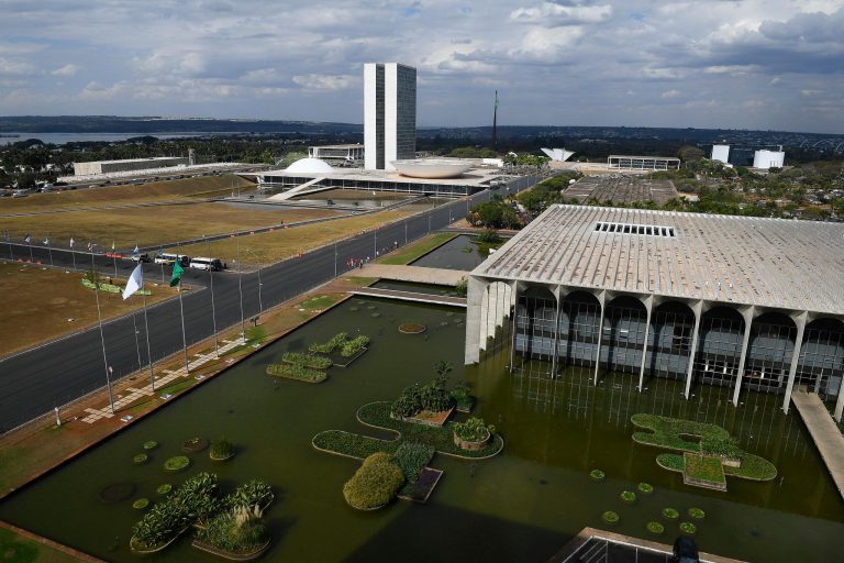 estudo-legislativo-aponta-para-a-necessidade-de-novas-reformas-para-estabilizar-a-divida-publica
