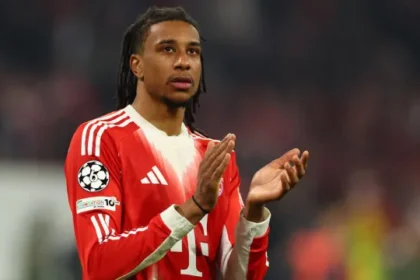 bayern-descarta-vender-olise-e-avalia-renovar-com-salario-de-r$-150-milhoes