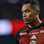 flamengo-renova-contrato-com-alex-sandro-apos-copa-do-mundo