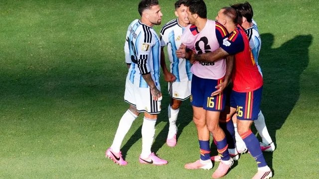 otamendi-parte-para-cima-de-rodri-apos-final-e-dispara:-“idiota”