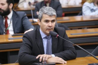 comissao-aprova-regras-para-uso-da-palavra-“mel”-em-rotulos-de-produtos-alimenticios