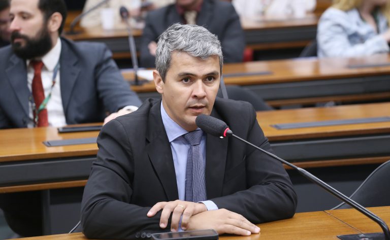 comissao-aprova-regras-para-uso-da-palavra-“mel”-em-rotulos-de-produtos-alimenticios