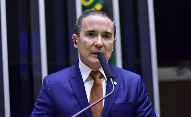 comissao-de-educacao-aprova-proposta-que-prioriza-recursos-para-escolas-inclusivas