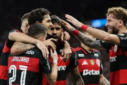 flamengo-enfrenta-a-chapecoense-para-diminuir-a-diferenca-em-relacao-ao-palmeiras