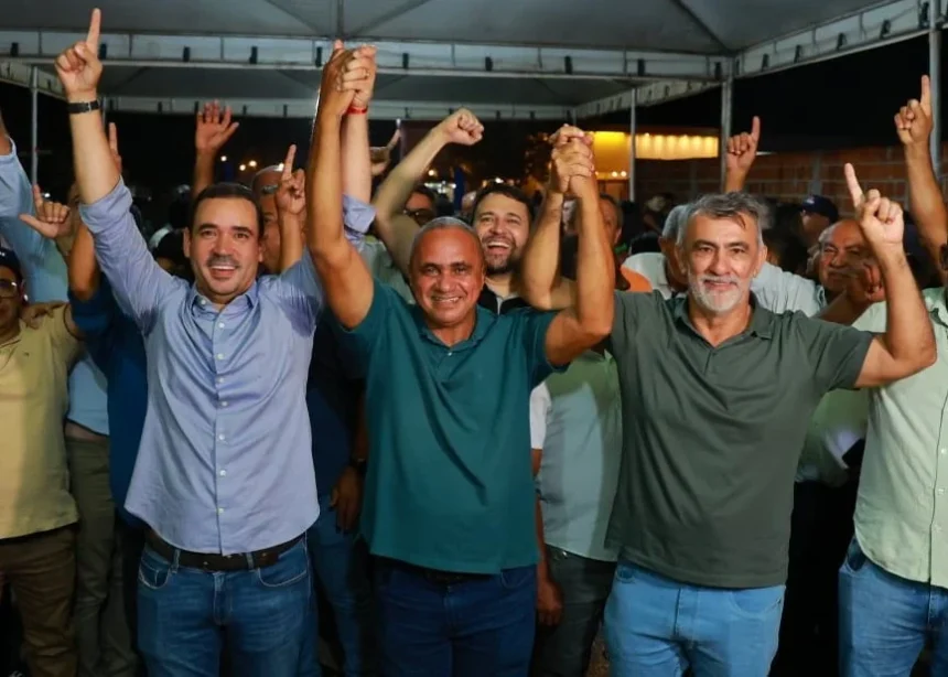 em-off-|-agora-no-palanque-de-vicentinho,-prefeito-de-santa-rosa-e-aliado-de-homem-forte-de-laurez