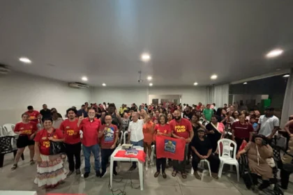 encontro-sobre-o-direito-a-moradia-no-tocantins-com-paulo-mourao,-vilela-e-povo-de-luta-reune-cerca-de-300-pessoas
