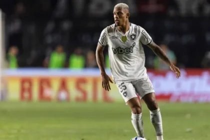 palmeiras-aumenta-para-r$-160-milhoes-proposta-por-danilo-do-botafogo
