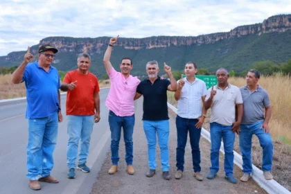 em-rio-da-conceicao,-vicentinho-celebra-adesao-de-vice,-oito-vereadores-e-dois-ex-prefeitos
