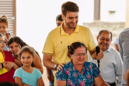 consultor-contesta-guimaraes-e-atribui-20-moradias-em-esperantina-a-atuacao-de-dorinha