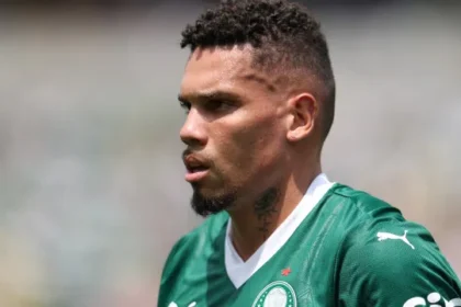 paulinho-tem-lesao-no-tornozelo-e-volta-a-ser-desfalque-no-palmeiras