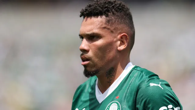 paulinho-tem-lesao-no-tornozelo-e-volta-a-ser-desfalque-no-palmeiras