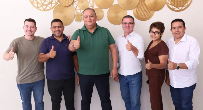 senador-eduardo-gomes-garante-apoio-do-prefeito-e-de-7-dos-9-vereadores-de-pedro-afonso