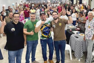 pre-candidatos-divino-bethania-junior-e-raul-cayres-fortalecem-articulacoes-em-reuniao-com-liderancas-de-araguaina
