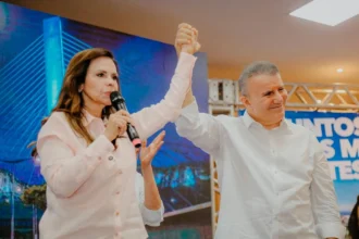eduardo-siqueira-reune-primeiro-escalao-em-apoio-a-dorinha-e-declara:-“tudo-o-que-conquistamos-de-grande-tem-as-digitais-da-senadora”