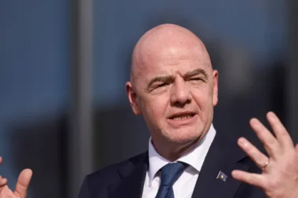 uefa-cita-‘esquema-secreto’-e-diz-que-perdeu-confianca-em-infantino-na-fifa