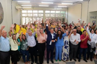 em-porto-nacional,-ministro-wellington-dias-inspeciona-acoes-do-cras-e-cumpre-agenda-na-uft