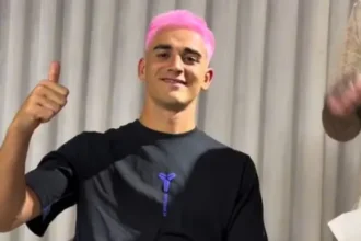 gavi-pinta-o-cabelo-de-rosa-apos-titulo-da-espanha-na-copa-do-mundo