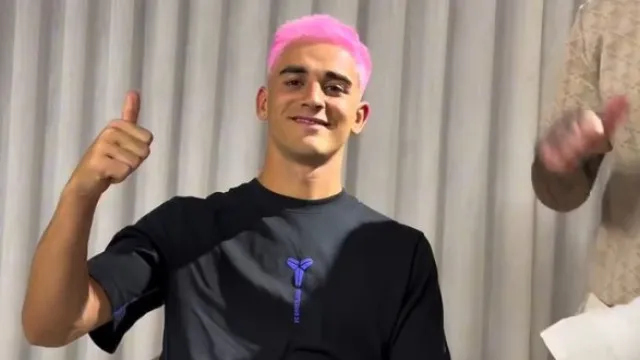 gavi-pinta-o-cabelo-de-rosa-apos-titulo-da-espanha-na-copa-do-mundo