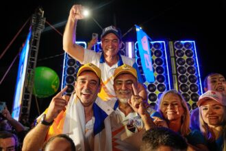 vicentinho-e-oficializado-candidato-ao-governo-em-cima-de-carro-de-som-no-meio-do-povo