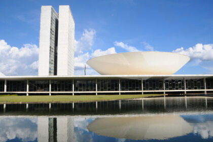 projeto-torna-vacina-contra-hpv-obrigatoria-e-prioriza-testes-moleculares-para-cancer-de-colo-do-utero