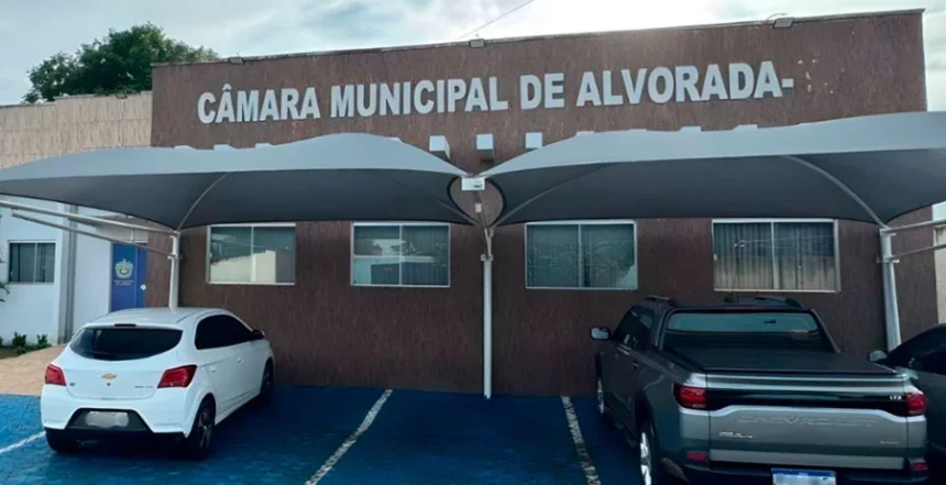 por-sobrepreco-e-falta-de-licitacao,-justica-anula-contrato-da-camara-de-alvorada-para-reforma-da-lei-organica-e-regimento