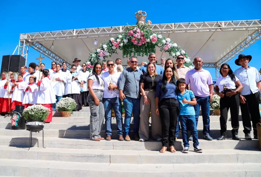 em-taguatinga,-claudia-lelis-participa-da-missa-dos-vaqueiros-e-reforca-apoio-ao-municipio