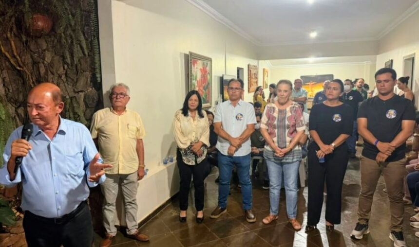 lazaro-botelho-deixa-disputa-e-declara-apoio-a-lucas-campelo,-movimentando-eleicao-para-deputado-federal-no-tocantins