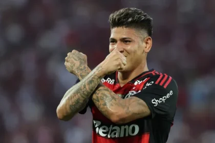 carrascal-desperta-no-flamengo-em-temporada-marcada-por-indisciplina