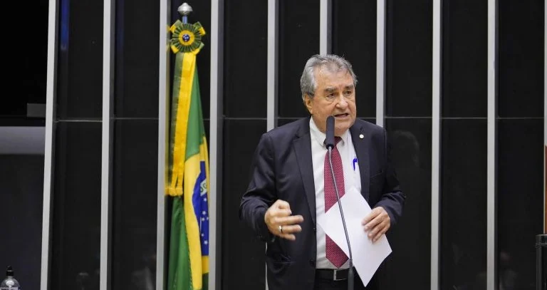 dirigentes-petistas-veem-risco-de-desmobilizacao-com-saida-de-celio-moura-da-disputa-pela-camara,-pedem-reconsideracao-e-se-oferecem-para-tocar-campanha