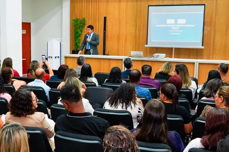com-58%-das-queixas-feitas-por-familias,-mpe-orienta-diretores-a-notificar-violencia-escolar-em-palmas