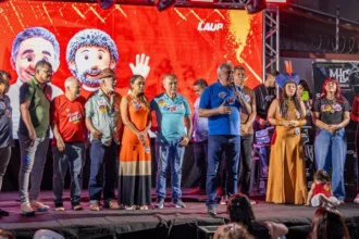 laurez-moreira-reune-setor-cultural-em-palmas,-promete-reforco-ao-fundo-estadual-e-projeta-centro-na-ilha-do-bananal