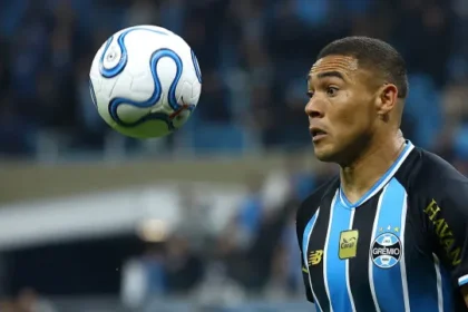 gremio-se-impoe-sobre-o-internacional-e-fica-com-ultima-vaga-nas-semifinais