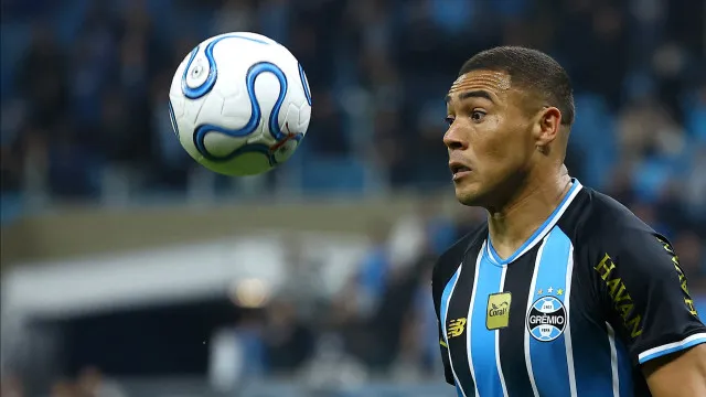 gremio-se-impoe-sobre-o-internacional-e-fica-com-ultima-vaga-nas-semifinais