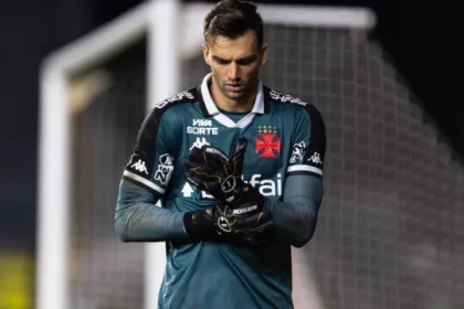 leo-jardim-salva-no-fim,-e-vasco-empata-com-o-santa-fe-pela-sul-americana