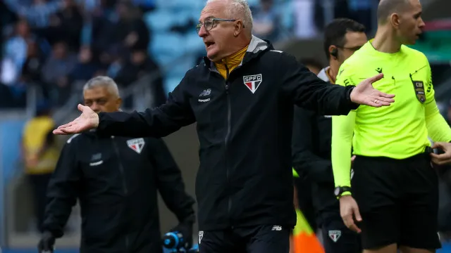dorival-lamenta-reves-na-sul-americana,-mas-aponta-evolucao-do-sao-paulo
