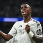 vini-jr.-e-mais-2-brasileiros-concorrem-a-bola-de-ouro;-raphinha-e-cr7-fora
