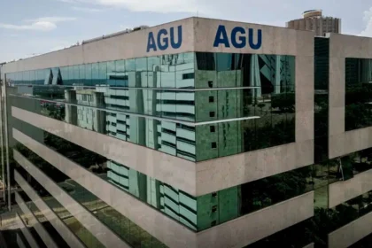 por-ferir-prerrogativa-presidencial,-agu-pede-suspensao-imediata-do-afastamento-de-diretor-geral-da-pf