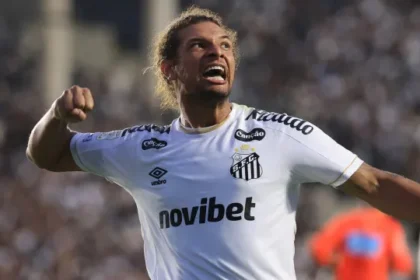 santos-supera-o-atletico-mg-na-vila-e-fica-perto-da-semifinal-da-sul-americana