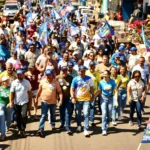 em-porto-nacional,-vicentinho-junior-faz-caminhada-no-comercio-e-defende-obras-de-infraestrutura